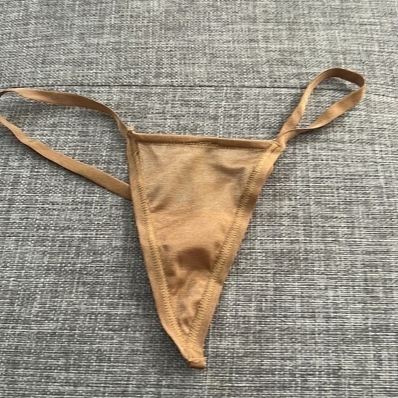 Skims Shimmer Thong - Picture 2 of 3